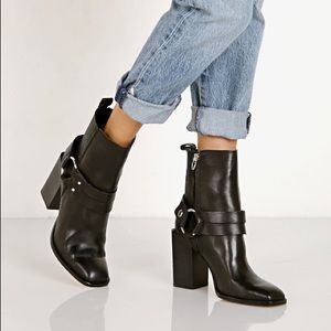 Dolce Vita Isara boot